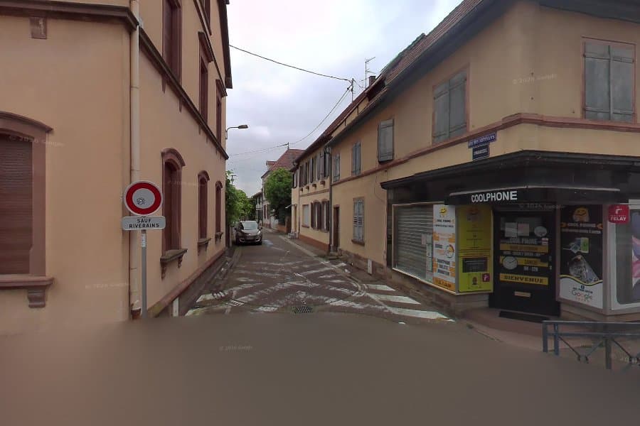 Vue de la rue — Enseigne Cool Phone